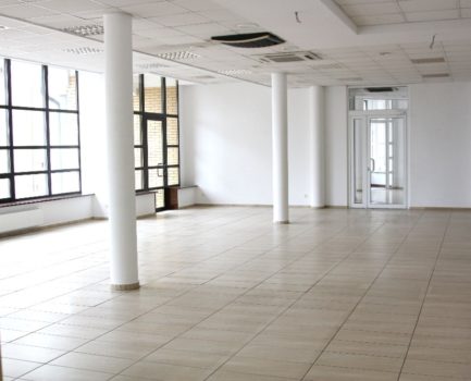 Do wynajęcia lokal handlowo – usługowy 190 m2 w Centrum Suwałk